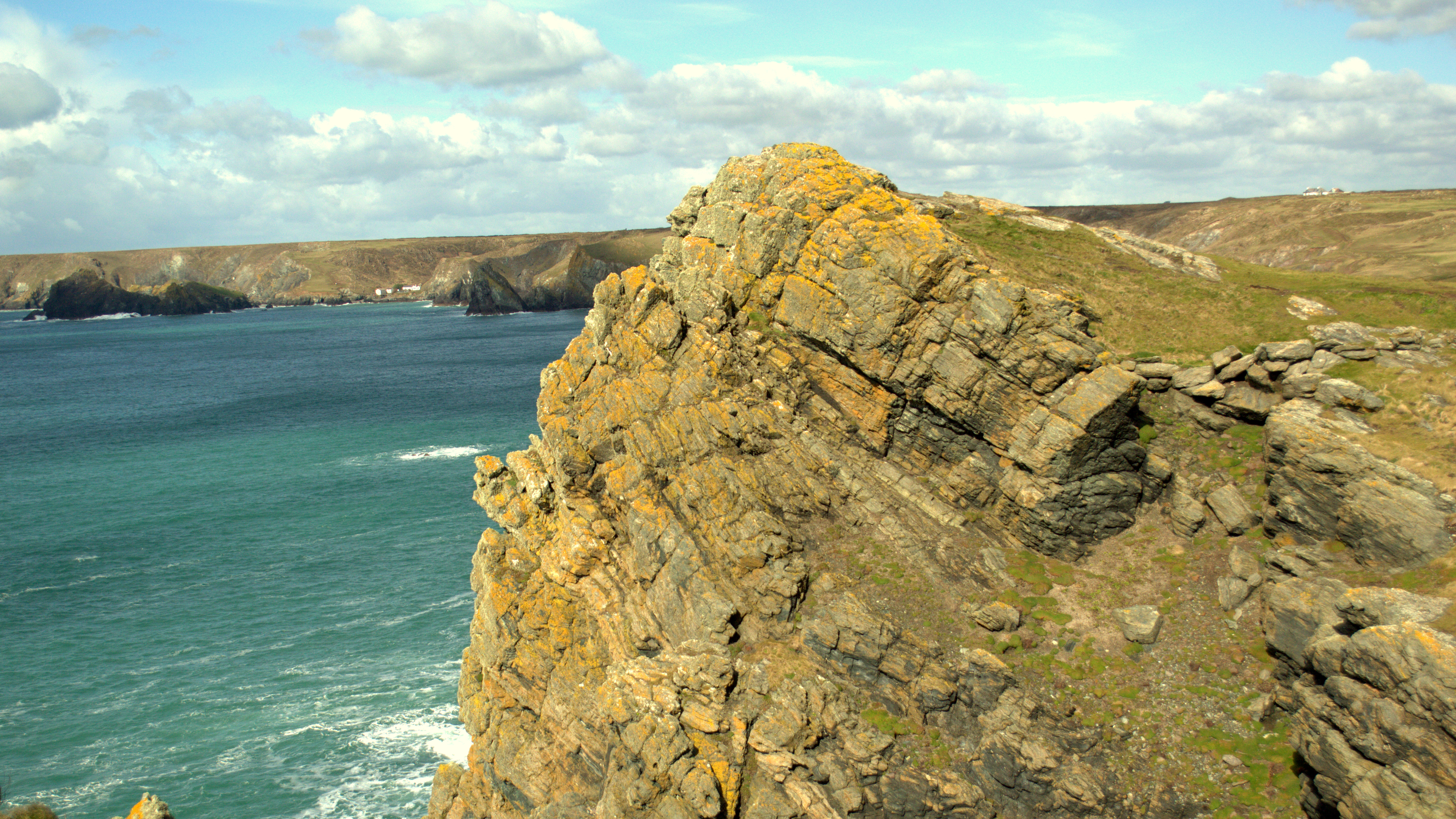 Researchers look for rare earth element along the east coast